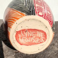 Vase en grès émaillé à décor de sgraffites LYNETTE LEWIS XX ème – Image 9